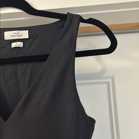 Babaton Contour  Black V-Neck Sleeveless Romper - Picture 5 of 10